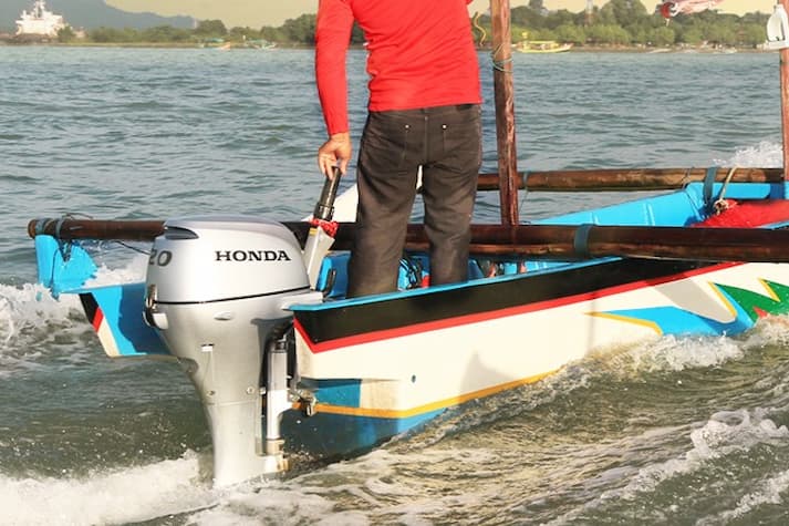 How Outboard Motors Work for Boats